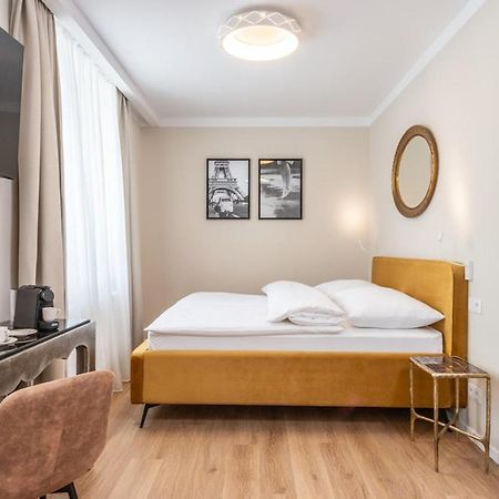 פודבראדי Pappas Hotel&Studio מראה חיצוני תמונה